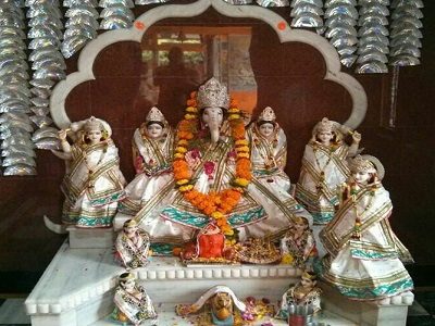 Ganesh Family-nai subeh